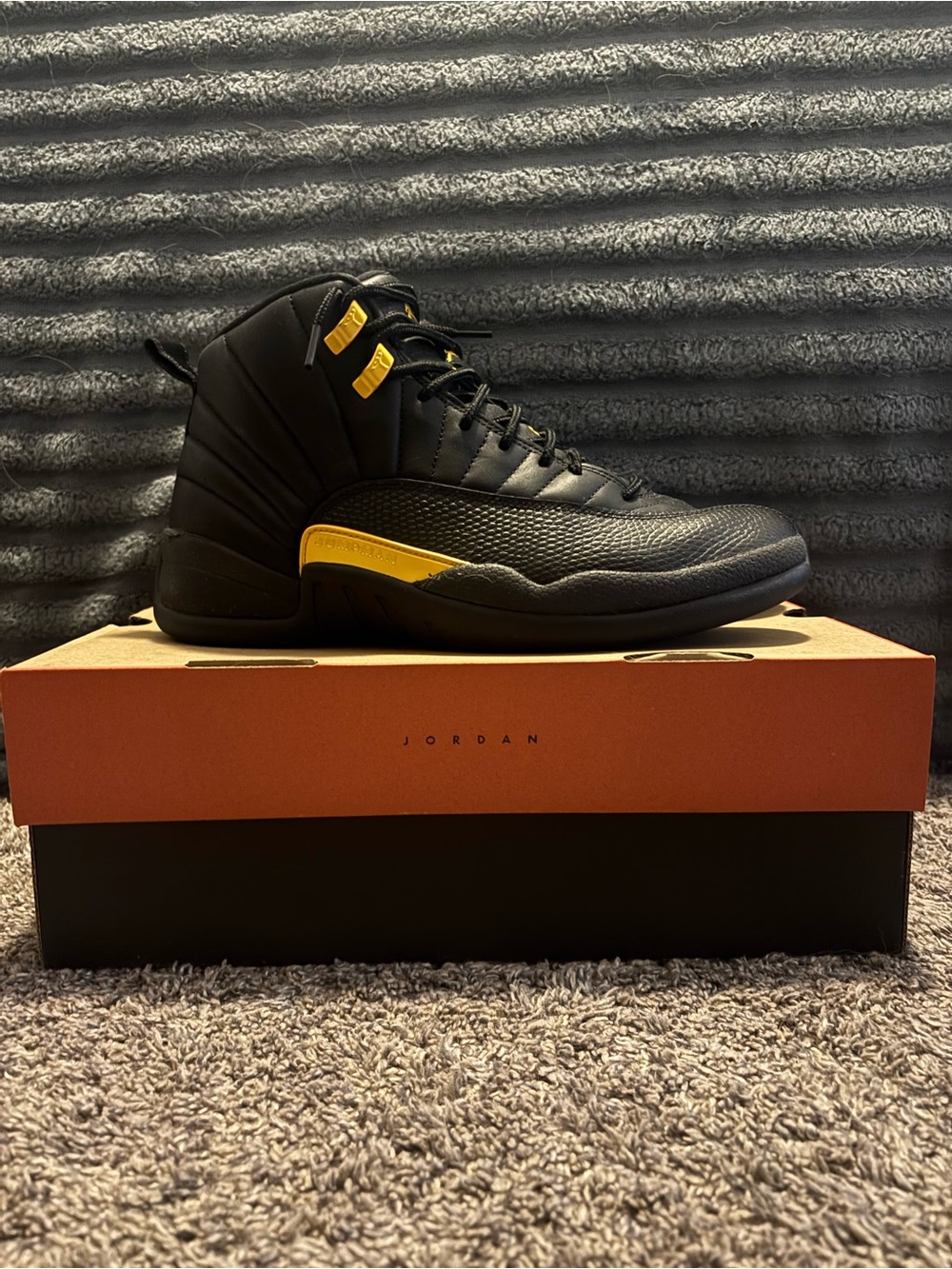 Men’s Air Jordan Retro 12 black taxi